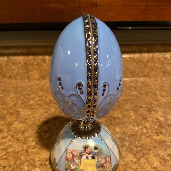Disney, Ardleigh-Elliot “Charming Snow White “ A5098 Musical Egg Collection - Picture 11 of 12